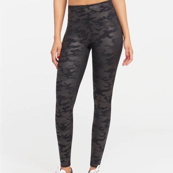 Spanx Camo Faux Leather Legging - XS - Picture 5 of 8